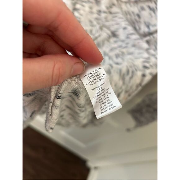 LOFT Grey Sweatshirt Low Back Long Sleeves Light Stretchy Comfy SOFT! SZ XL - Picture 2 of 9